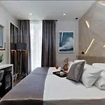 Sailor Boutique 4*