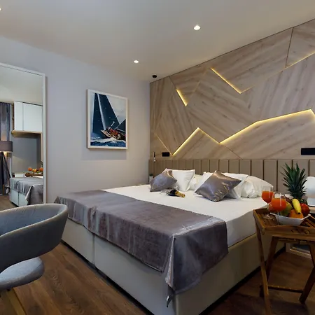 Πανσιόν Sailor Boutique 4*
